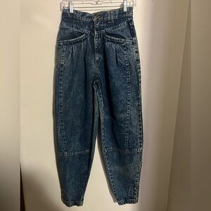 NUOVO *Vintage* High‎ Waisted Tapper Button Leg Barrel Leg Dark Wash Jeans Wms 9